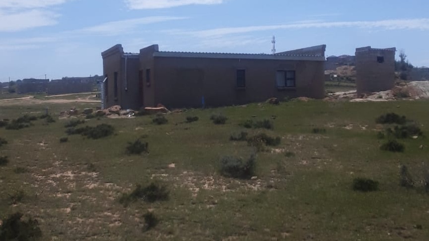 <p>Sites tsena li Ha Pena Pena opposite Green City le Botho University</p><p>Boholo ba tsona bo lipake tsa 400sqm le 800sqm</p><p></p>