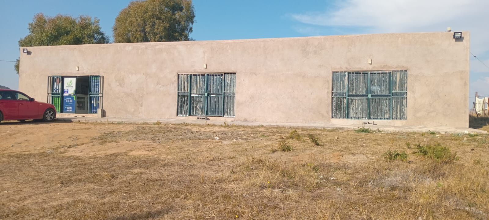 Office space available at Bua Sono. Near the main road. Ideal for Grocery Store, Butchery and Fruit and Vegetables, Fast Food and Bakery etc. There's already a pharmacy. Rent 4000. Commission 600.