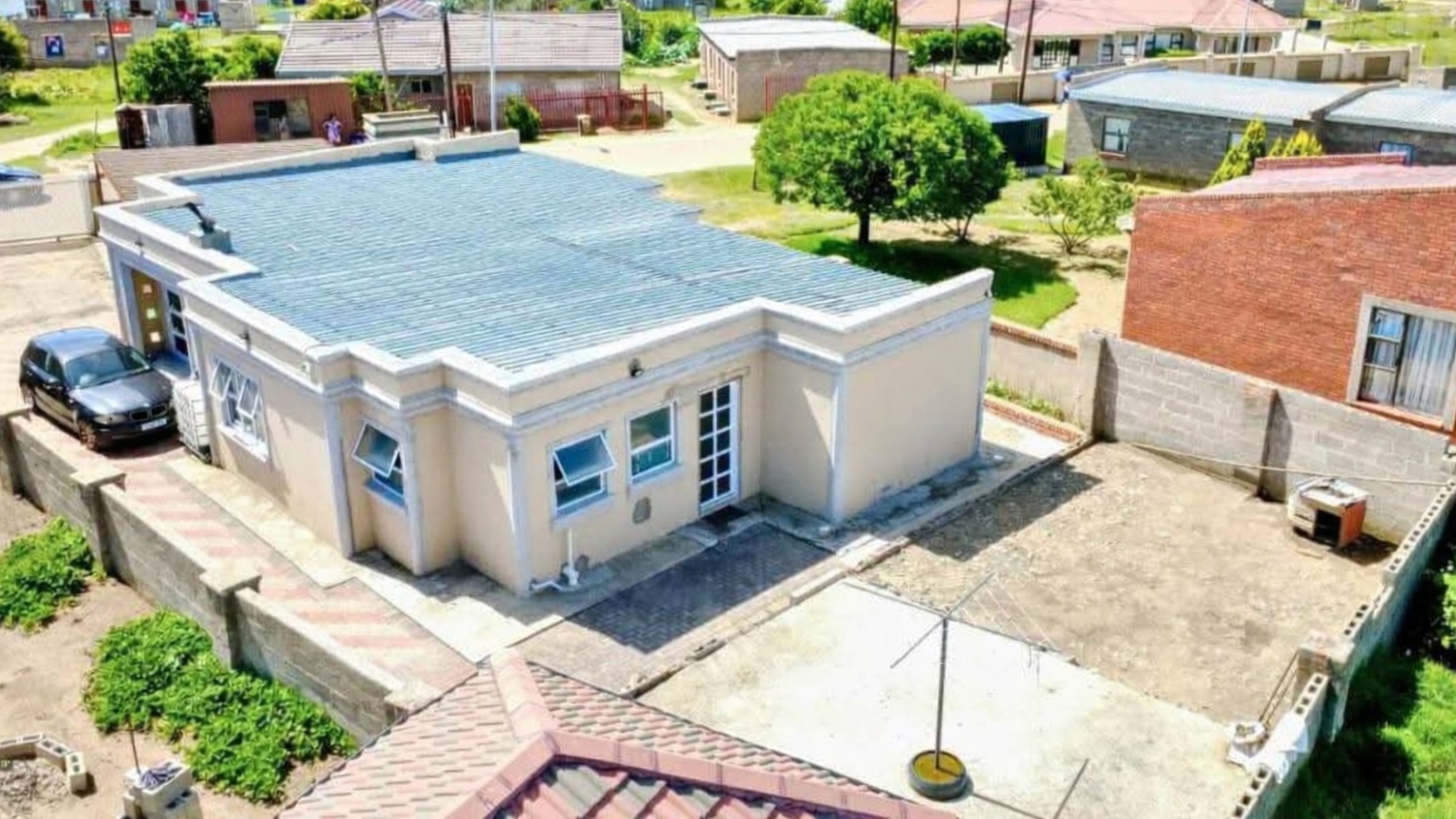 PROPERTY FOR SALE
Location: Thetsane Lesia(By the Tar road)
Three bedroomed
Spacious Kitchen
Lounge
Master bedroom en-suite
Car-port
Toilet outside
Lockable gate
By the tar road
Selling for LsL 1,000,000
Brought to you by A' The Realtor