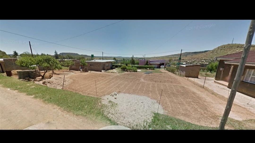 <p>We have a site at Sekamaneng - Ha Phesha, o kena le Ikhetheleng</p><p>It is 30m by 15m. It has a sub-lease</p><p></p>