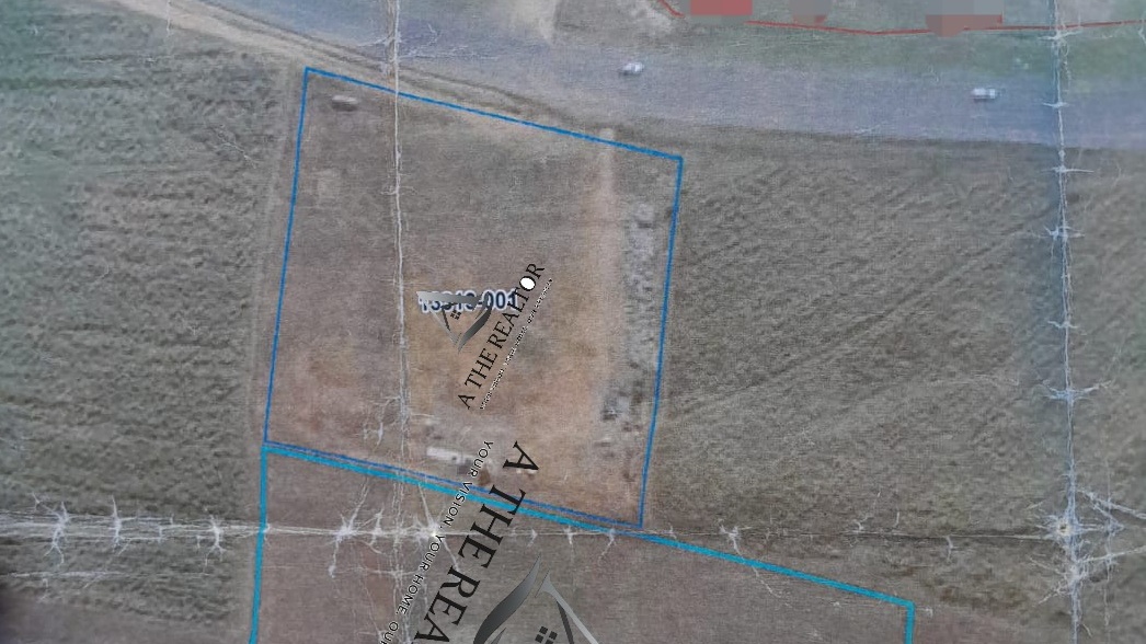 <p>Selling this sites , Near Botho University. By the road. 30m x 30m costing 150 000 only. Form C  available </p>