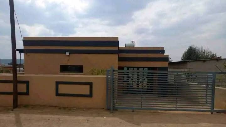 <p>🏡HOUSE AVAILABLE FOR SALE M900 000.00</p><p>KHUBETSOANA LECORP 🏡</p><p>✅️3 Bedrooms </p><p>✅️Bathroom </p><p>✅️Kitchen </p><p>✅️Lounge </p><p>✅️Garage </p><p></p>