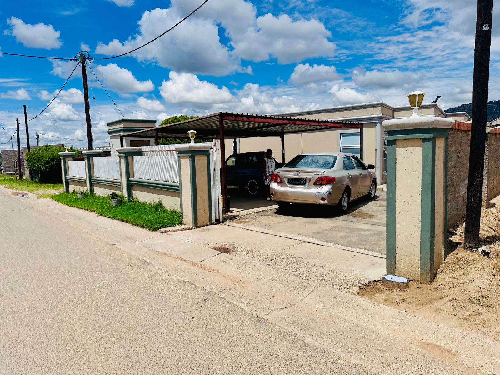 PROPERTY FOR SALE
Location: Thetsane Lesia(By the Tar road)
Three bedroomed
Spacious Kitchen
Lounge
Master bedroom en-suite
Car-port
Toilet outside
Lockable gate
By the tar road
Selling for LsL 1,300,000
Brought to you by A' The Realtor